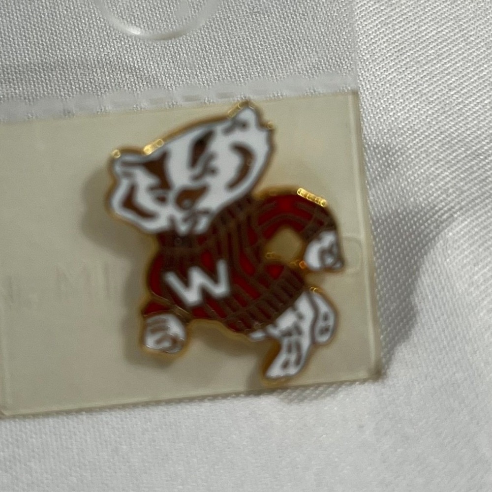 Wisconsin Badgers Pin Red Bucky Badger Enamel Mascot Lapel UW Madison